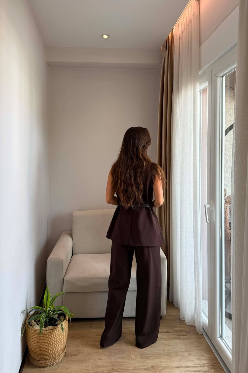 SET JELEK ME DETAJIN E RRIPIT + PANTALLONA PER FEMRA NBE NGJYRE KAFE - 4