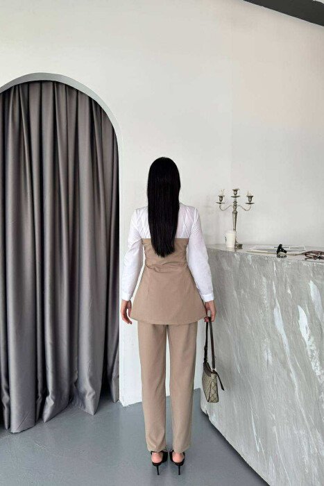 SET KËMISHË E THJESHTË+PANTALLONA PËR FEMRA NË NGJYRËN BEZHË - 3