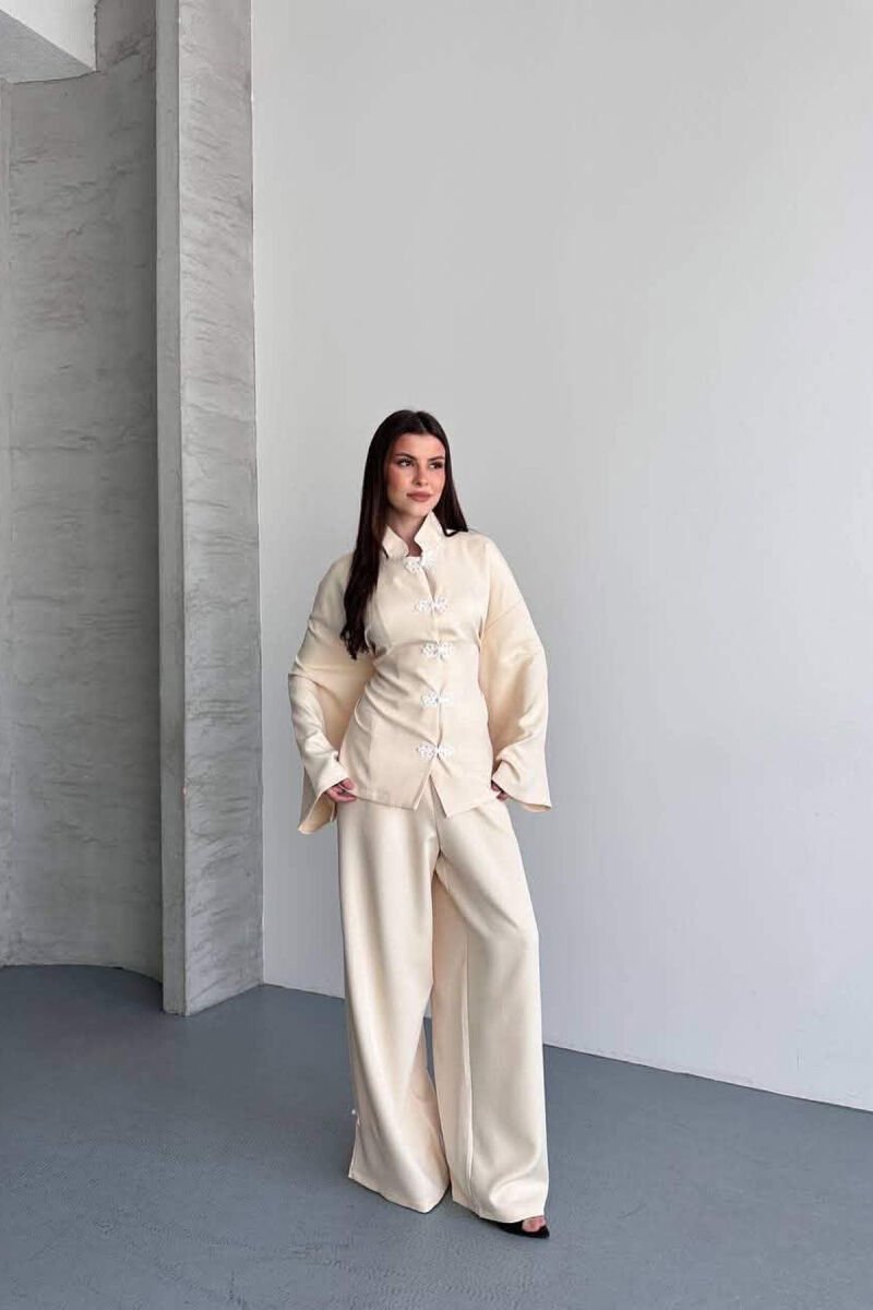 SET KEMISHE ME DETAJIN E LIDHSEVE + PANTALLONA PER FEMRA NE NGJYRE KREM - 6