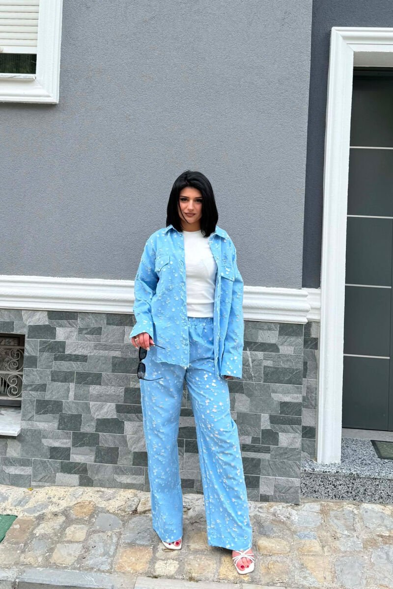 SET KEMISHE ME DIZJAN + PANTALLONA PER FEMRA NE NGJYRE BLU TE ZBARDHUR - 1