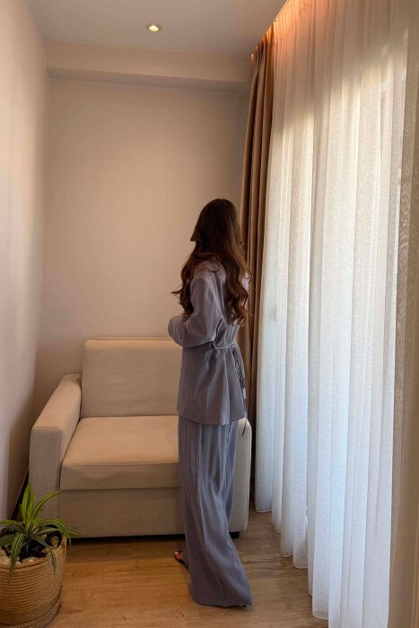 SET KEMISHE ME LIDHESE TEK BELI + PANTALONA PER FEMRA NE NGJYRE GRI - 4