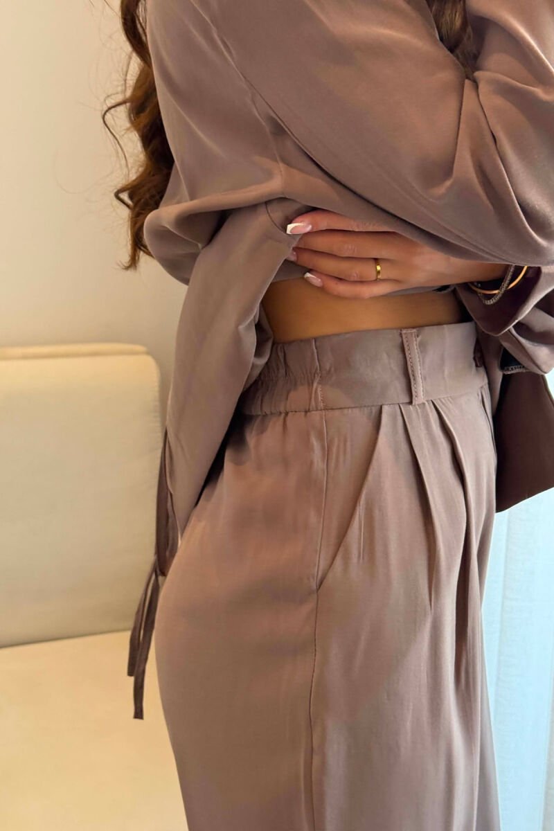 SET KEMISHE ME LIDHESE TEK BELI + PANTALONA PER FEMRA NE NGJYRE KAFE TE ZBARDHUR - 4