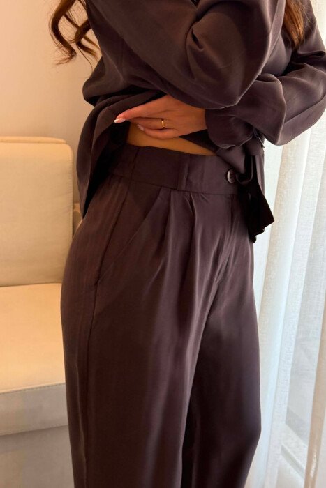 SET KEMISHE ME LIDHESE TEK BELI + PANTALONA PER FEMRA NE NGJYRE KAFE TE ERRET - 4