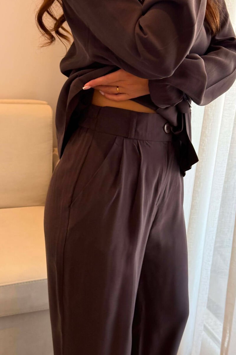SET KEMISHE ME LIDHESE TEK BELI + PANTALONA PER FEMRA NE NGJYRE KAFE TE ERRET - 4