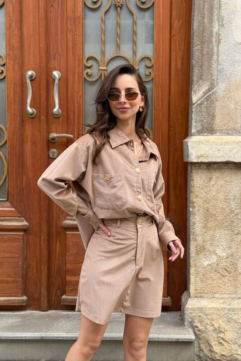 SET KEMISHE ME MENGE TE GJATA DHE BUTONA GOLD +FUND PER FEMRA NE NGJYRE KAFE TE ZBARDHUR - 8