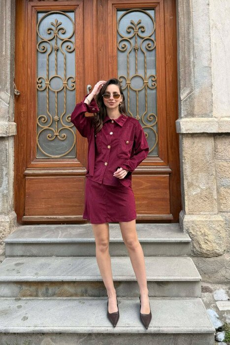 SET KEMISHE ME MENGE TE GJATA DHE BUTONA GOLD +FUND PER FEMRA NE NGJYRE VISHNJE - 7