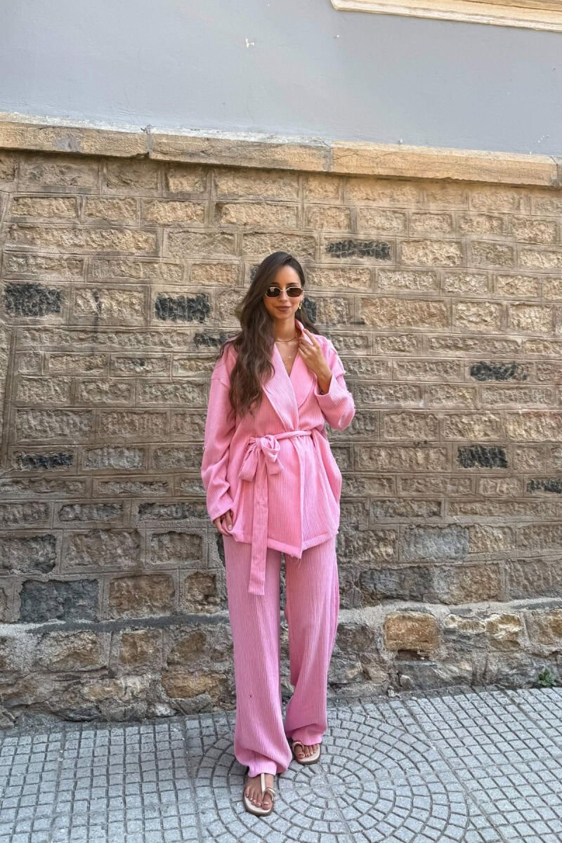 SET KEMISHE+PANTALLONA-PER-FEMRA NE NGJYRE ROZE - 1