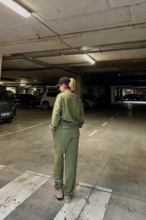 SET ME DETAJE PËR FEMRA NË NGJYRËN JESHILE - 2