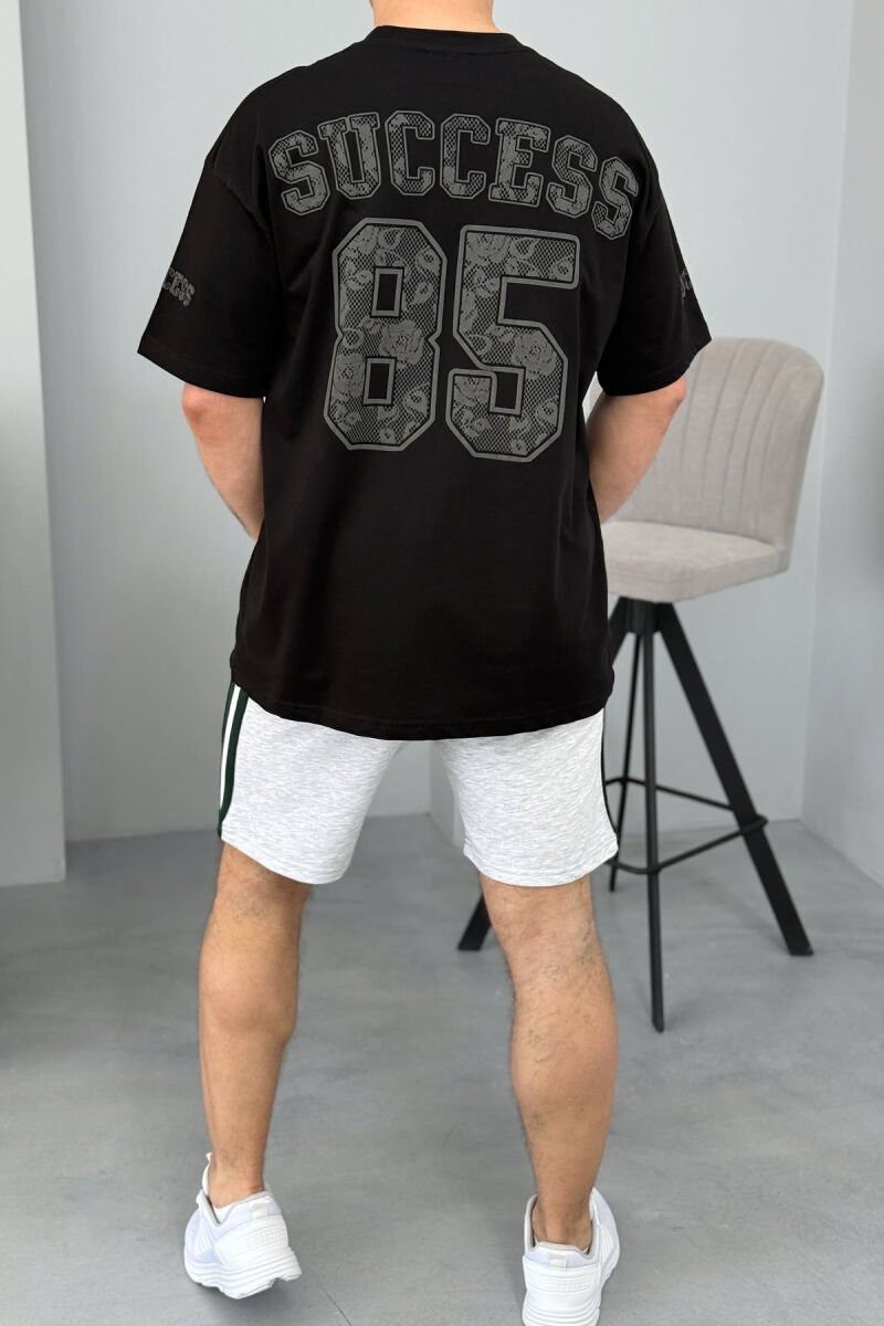 SET ME IMAZH T-SHIRT+PANTALLONA TË SHKURTRA PËR MESHKUJ NË NGJYRËN E ZEZË - 4