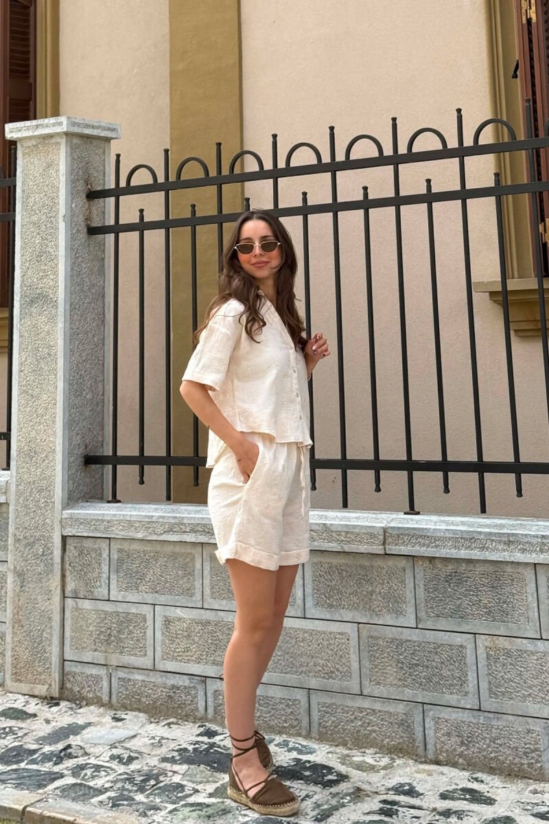 SET ME QENDISJE KEMISHE + PANTALLONA TE SHKURTRA PER FEMRA NE NGJYRE KREM - 2