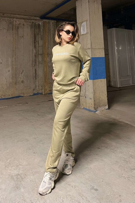 SET ME SHKRIME PËR FEMRA NË NGJYRËN JESHILE E ZBARDHUR - 5