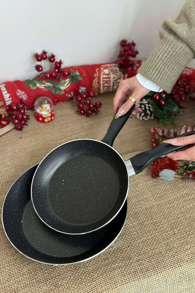 SET ME TIGANË NË DY MADHËSI TË NDRYSHME 20-24 CM NË NGJYRËN E ZEZË - 7