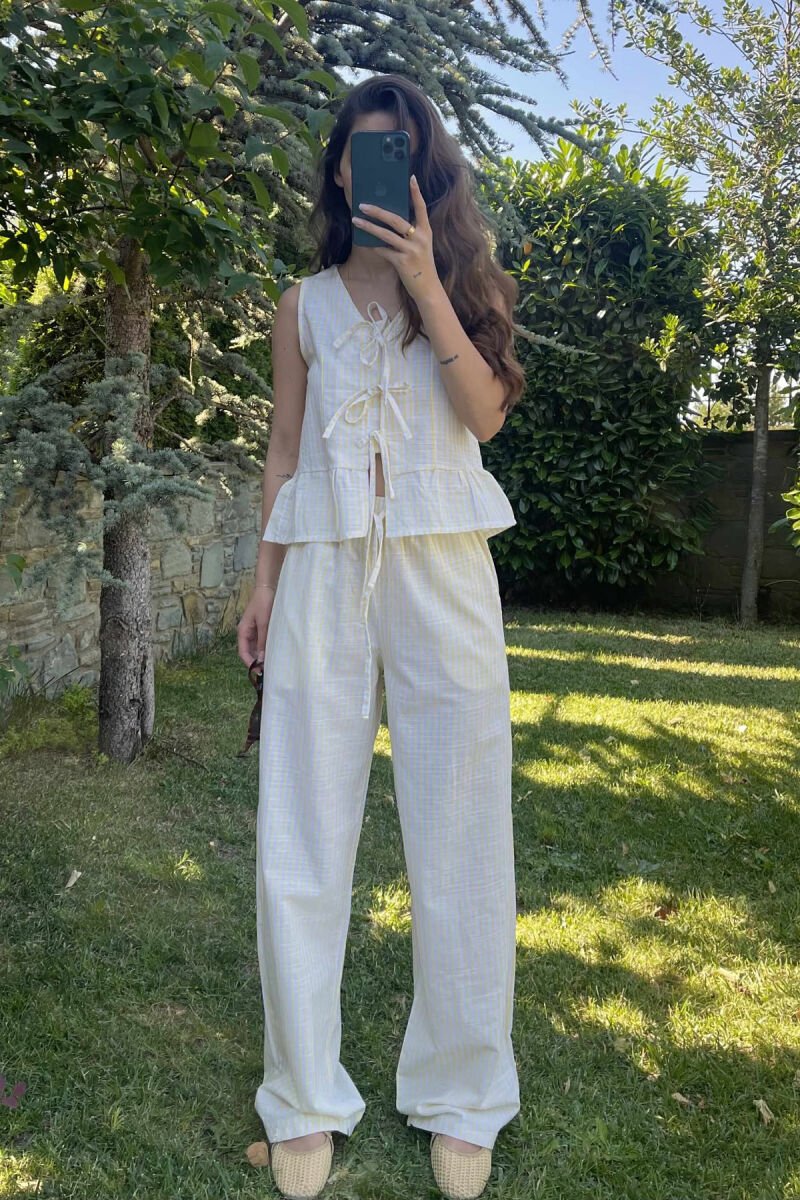 SET ME VIJA ME DETAJIN E LIDHSES KANATIERE+PANTALLONA PËR FEMRA NË NGJYRËN E VERDHË - 1