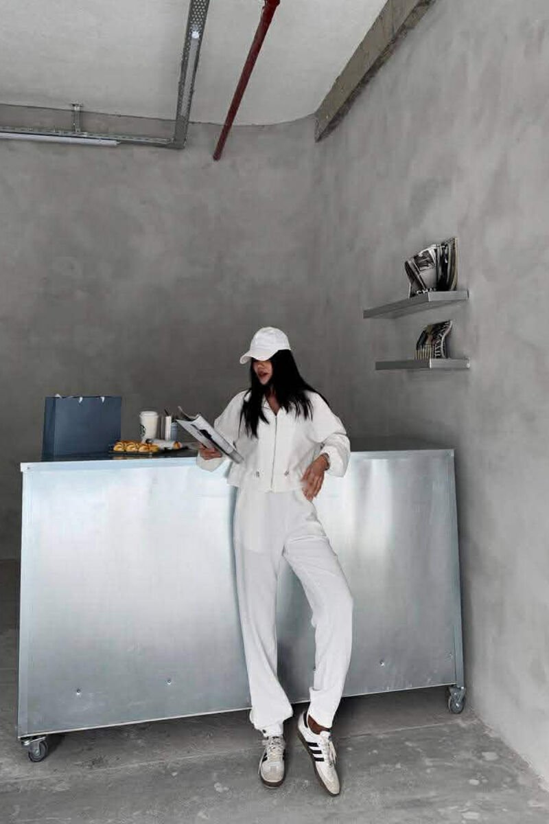 SET NJE NGJYRESH XHAKETE + PANTALLONA PER FEMRA NE NGJYRE TE BARDHE - 3
