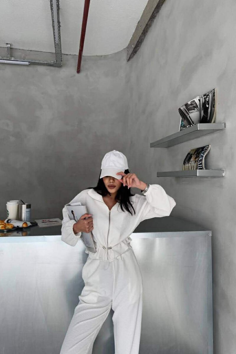 SET NJE NGJYRESH XHAKETE + PANTALLONA PER FEMRA NE NGJYRE TE BARDHE - 4