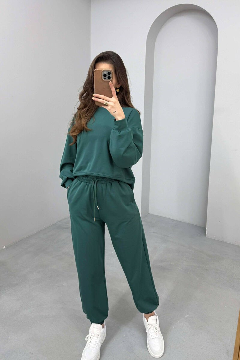 SET NJE NGJYRESH BLUZE E THJESHTE + TUTA PER FEMRA NE NGJYRE JESHILE - 6