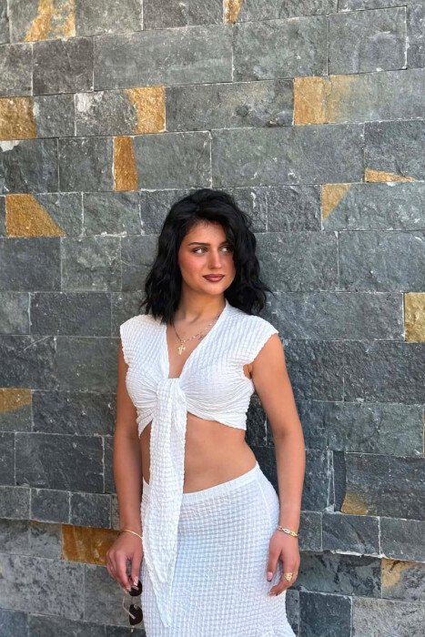 SET NJE NGJYRESH CROP TOP + FUND PER FEMRA NE NGJYRE TE BARDHE - 3