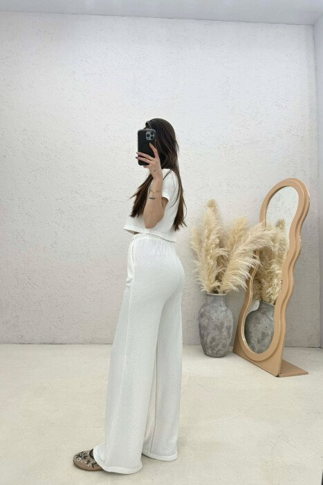 SET NJE NGJYRESH CROP TOP + PANTALLONA PER FEMRA NE NGJYRE TE BARDHE - 2