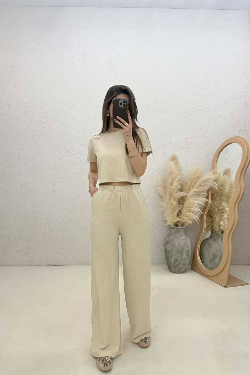 SET NJE NGJYRESH CROP TOP + PANTALLONA PER FEMRA NE NGJYRE BEZHE - 1