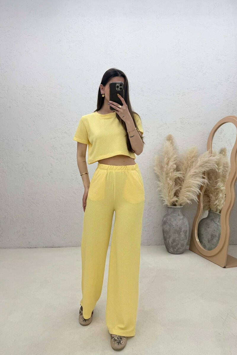 SET NJE NGJYRESH CROP TOP + PANTALLONA PER FEMRA NE NGJYRE TE VERDHE - 1