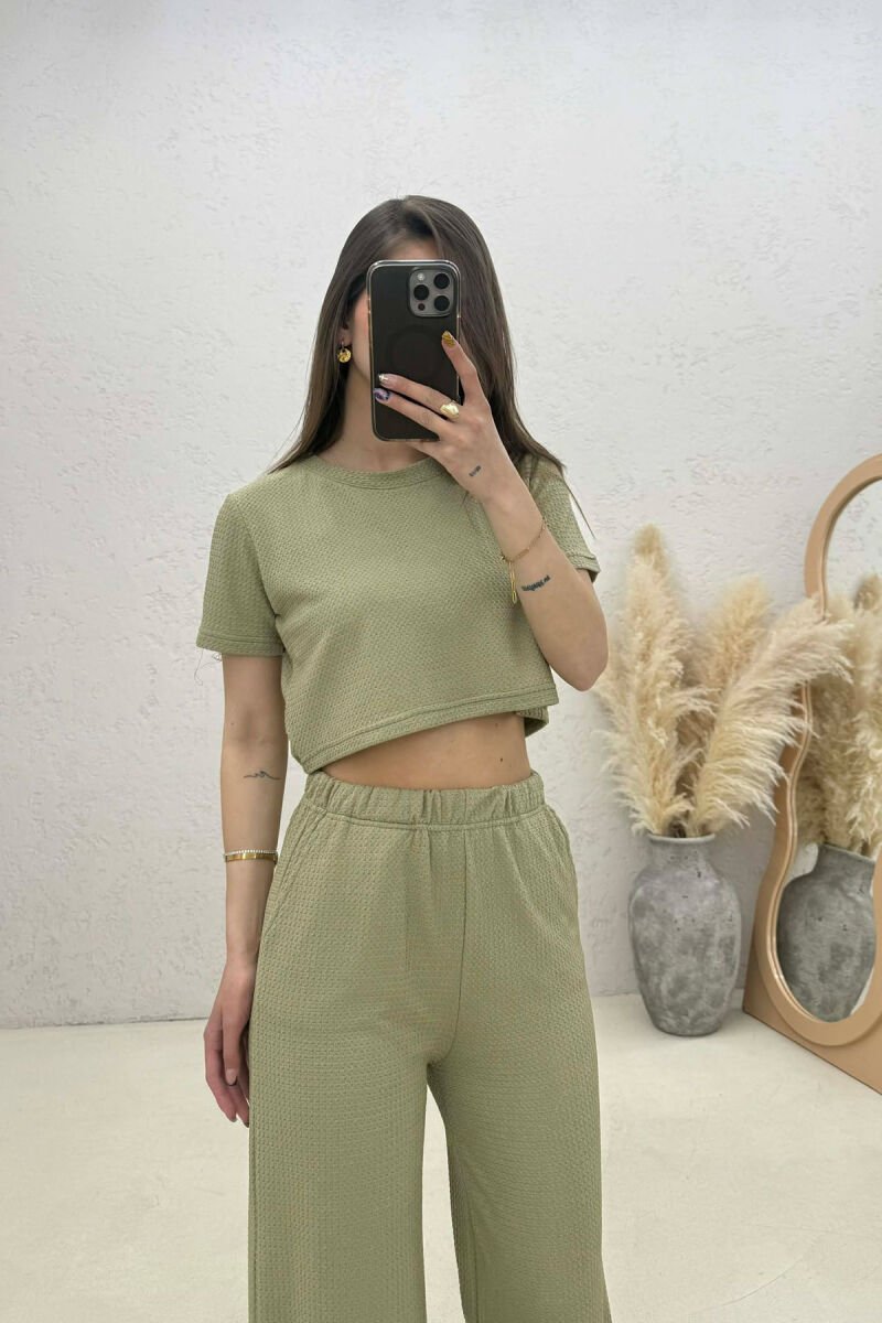 SET NJE NGJYRESH CROP TOP + PANTALLONA PER FEMRA NE NGJYRE ULLI - 3