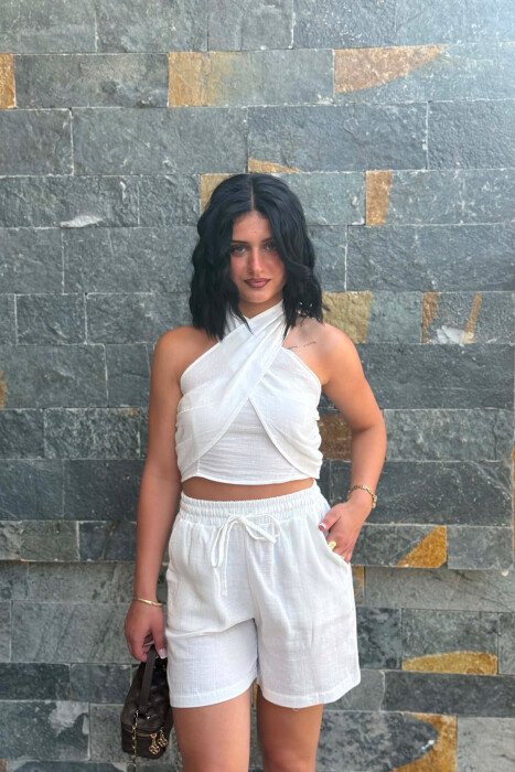 SET NJE NGJYRESH CROP TOP + PANTALLONA TE SHKURTRA PER FEMRA NE NGJYRE TE BARDHE - 4