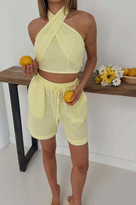 SET NJE NGJYRESH CROP TOP + PANTALLONA TE SHKURTRA PER FEMRA NE NGJYRE TE VERDHE - 2