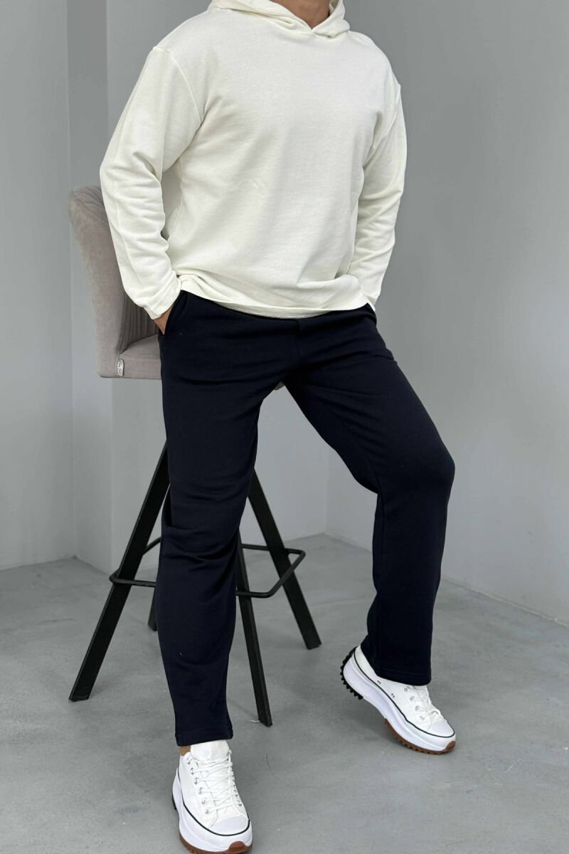 SET NJËNGJYRËSH I THJESHTË HOODIE+TUTA PËR MESHKUJ NË NGJYRËN BLU+E BARDHË - 3