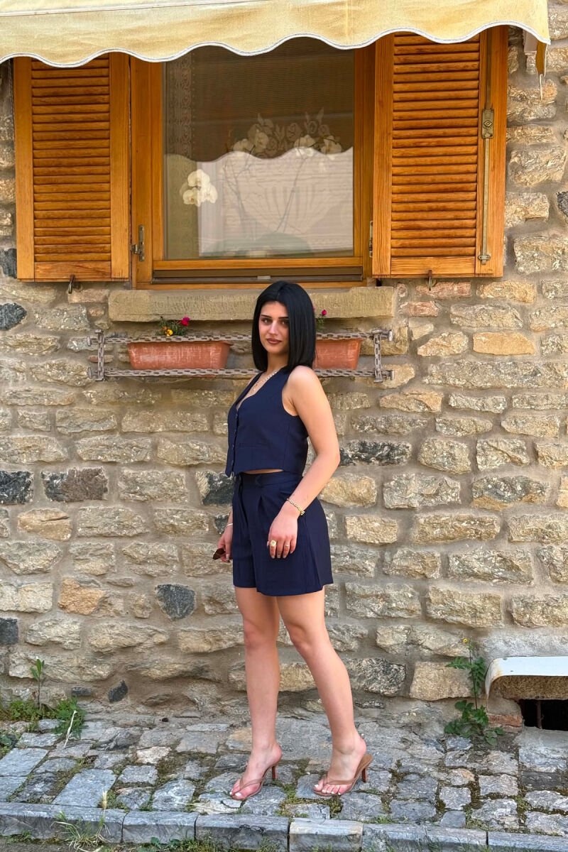SET NJE NGJYRESH I THJESHTE JELEK + SHORTS PER FEMRA NE NGJYRE BLU - 2