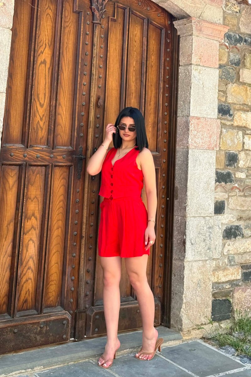 SET NJE NGJYRESH I THJESHTE JELEK + SHORTS PER FEMRA NE NGJYRE TE KUQE - 3