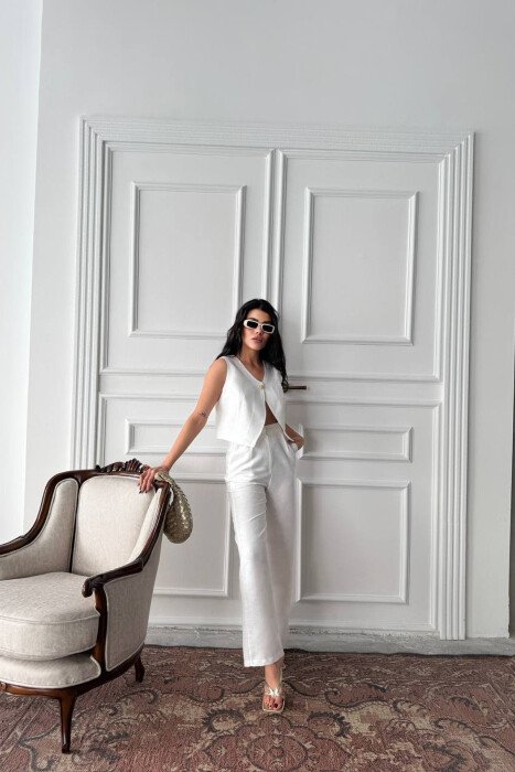 SET NJE NGJYRESH JELEK ME BUTON GOLD + PANTALLONA PER FEMRA NE NGJYRE TE BARDHE - KLAUDIO FASHION