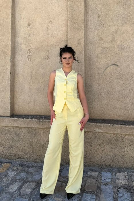 SET NJE NGJYRESH JELEK ME BUTONA + PANTALLONA PER FEMRA NE NGJYRE TE VERDHE - 4