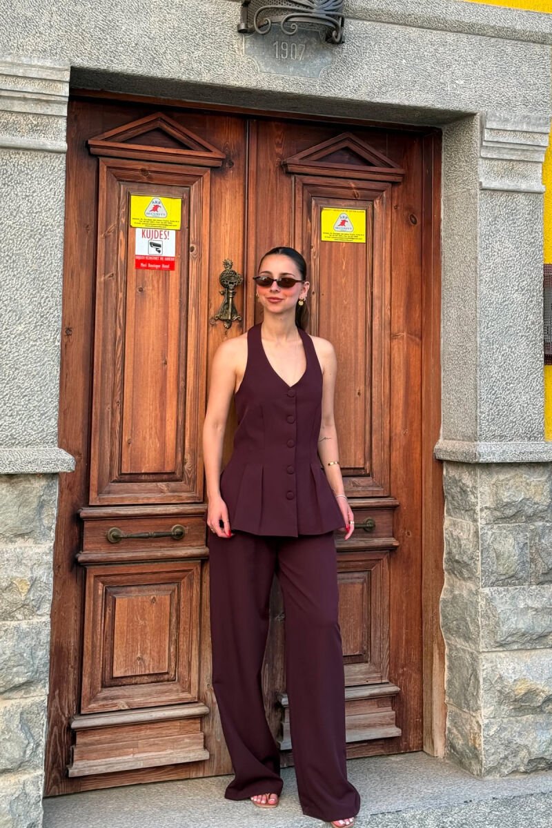 SET NJE NGJYRESH JELEK ME KURRIZ TE HAPUR + PANTALLONA PER FEMRA NE NGJYRE VISHNJE - 1