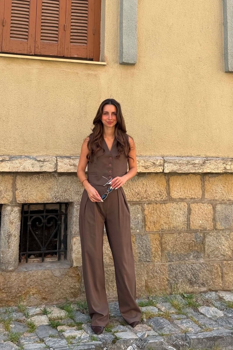 SET NJE NGJYRESH JELEK + PANTALLONA PER FEMRA NE NGJYRE KAFE - 1