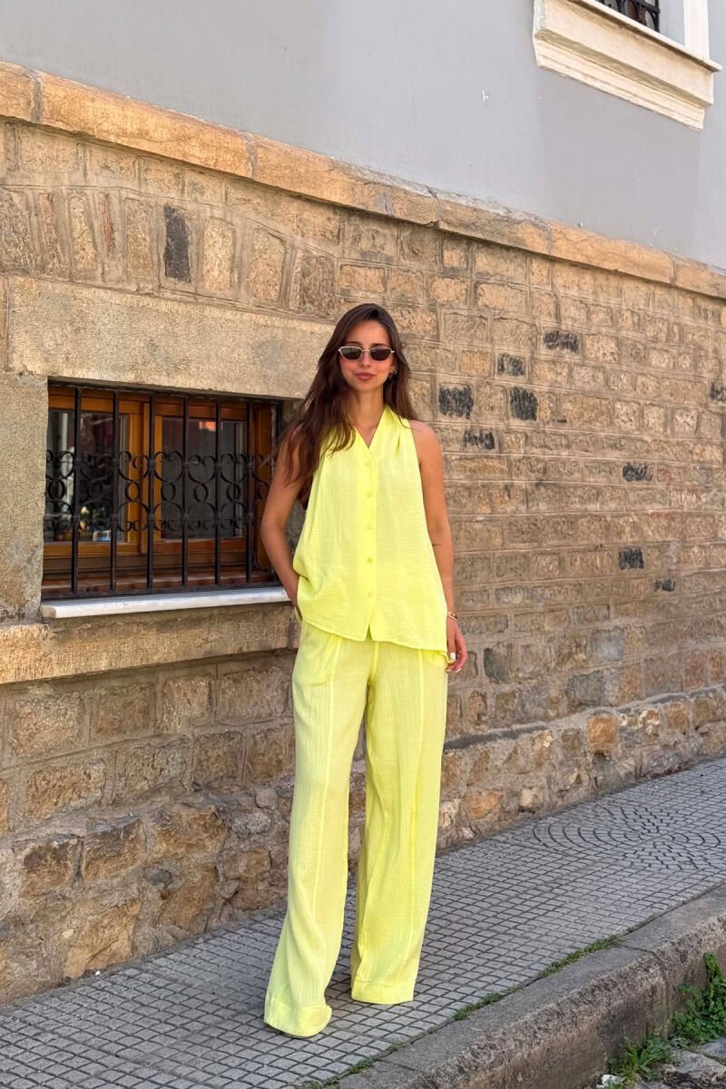 SET NJE NGJYRESH JELEK + PANTALLONA PER FEMRA NE NGJYRE NEON - 1