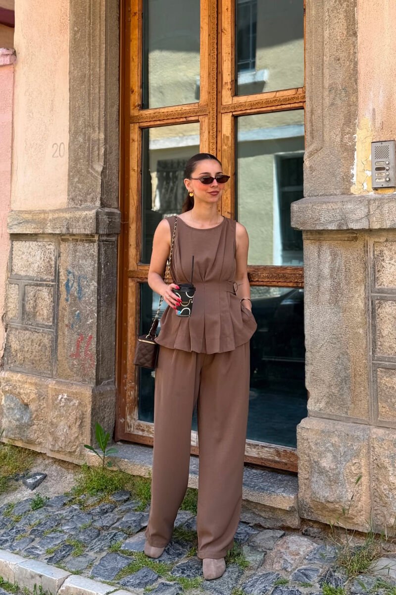 SET NJE NGJYRESH KANATJERE + PANTALLONA PER FEMRA NE NGJYRE KAFE TE ZBARDHUR - 1