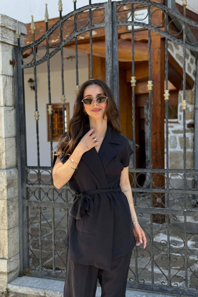 SET NJE NGJYRESH KEMISHE ME MENGE TE SHKURTRA ME LIDHESE + PANTALLONA PER FEMRA NE NGJYRE E ZEZE - 4