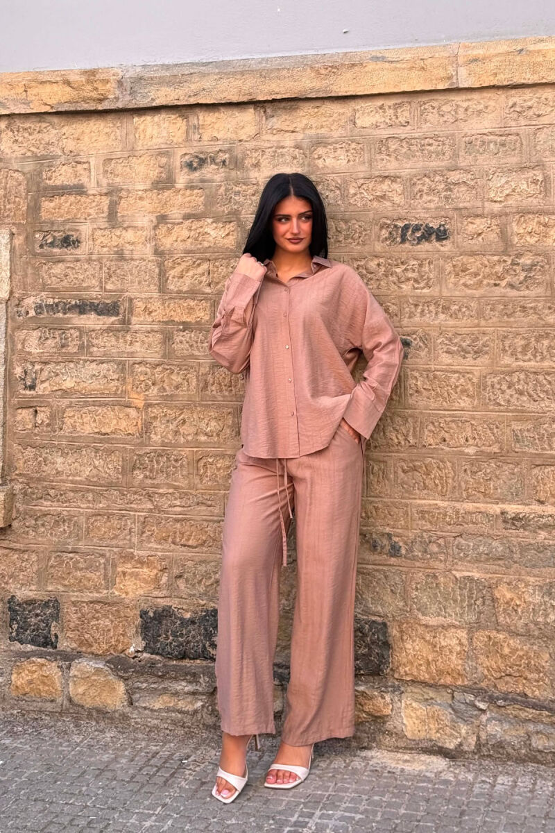 SET NJE NGJYRESH KEMISHE + PANTALLONA PER FEMRA NE NGJYRE KAFE TE ZBARDHUR - 3