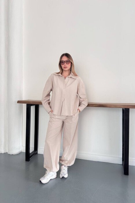 SET NJE NGJYRESH KEMISHE + PANTALLONA PER FEMRA NE NGJYRE BEZHE - 1