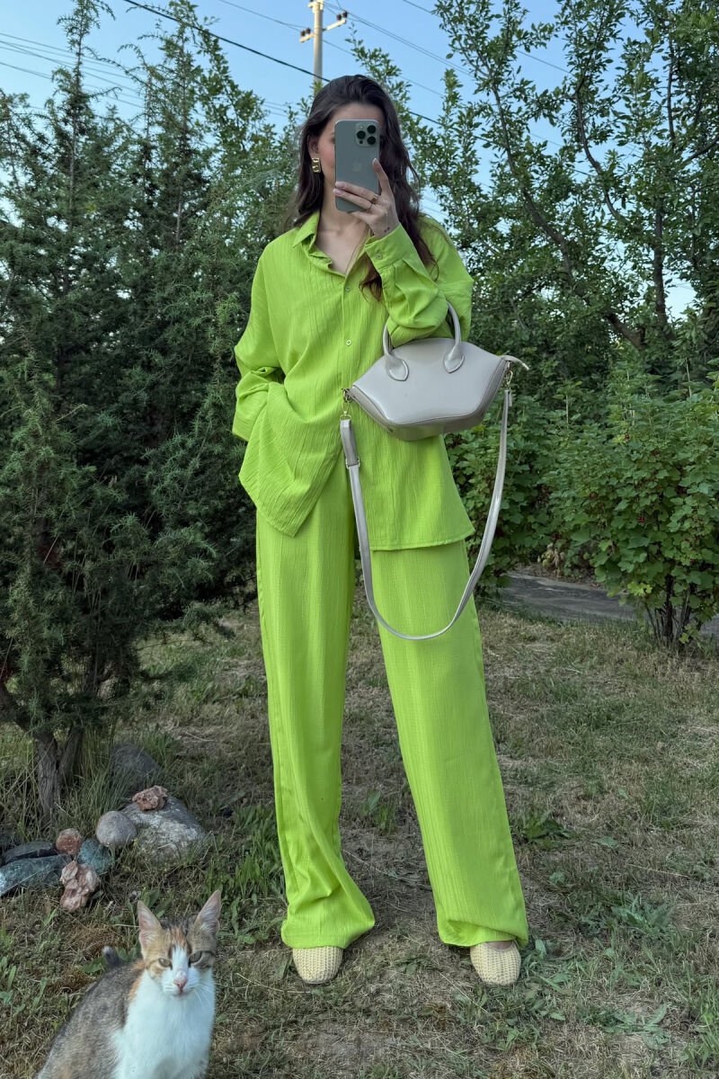 SET NJË NGJYRËSH KËMISHË+PANTALLONA PËR FEMRA NË NGJYRËN NEON - 1