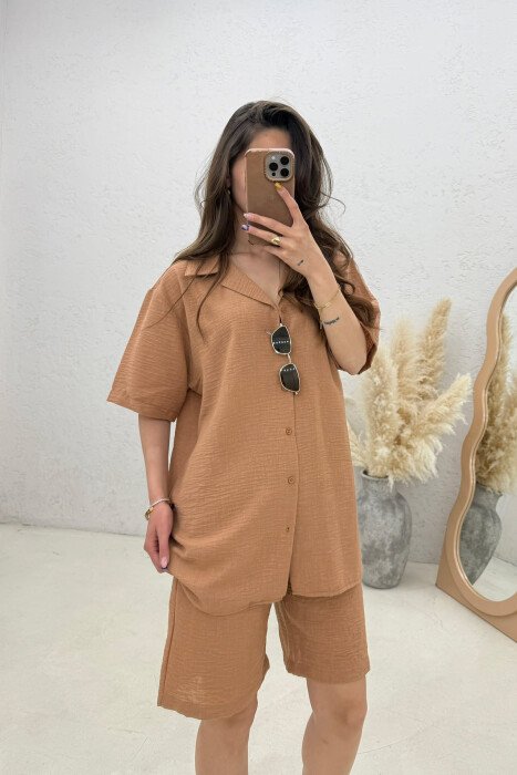 SET NJE NGJYRESH KEMISHE + PANTALLONA TE SHKURTRA PER FEMRA NE NGJYRE KAFE TE ZBARDHUR - 4