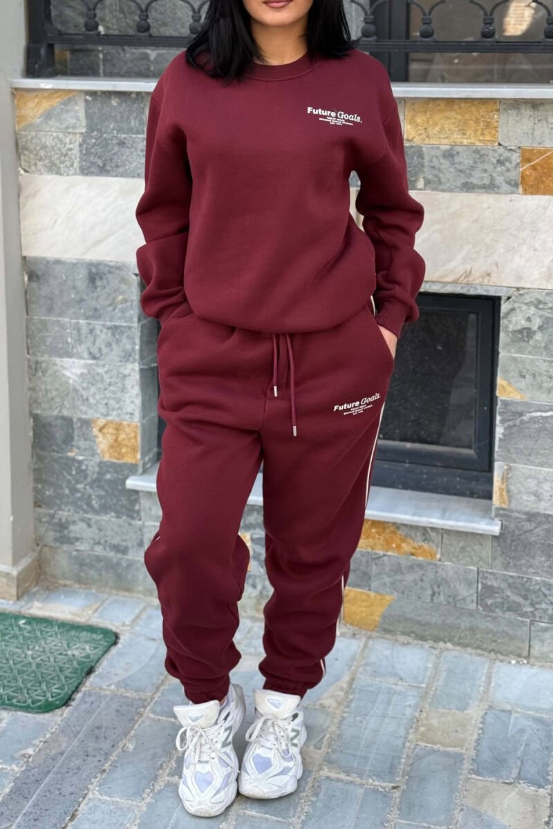 SET NJE NGJYRESH ME PUSH BLUZE ME SHKRIME + TUTA PER FEMRA NE NGJYRE VISHNJE - 2