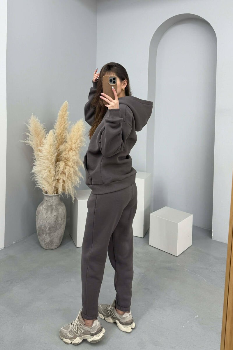 SET NJE NGJYRESH ME PUSH HOODIE+TUTA PER FEMRA NE NGJYRE GRI ERRET - 6