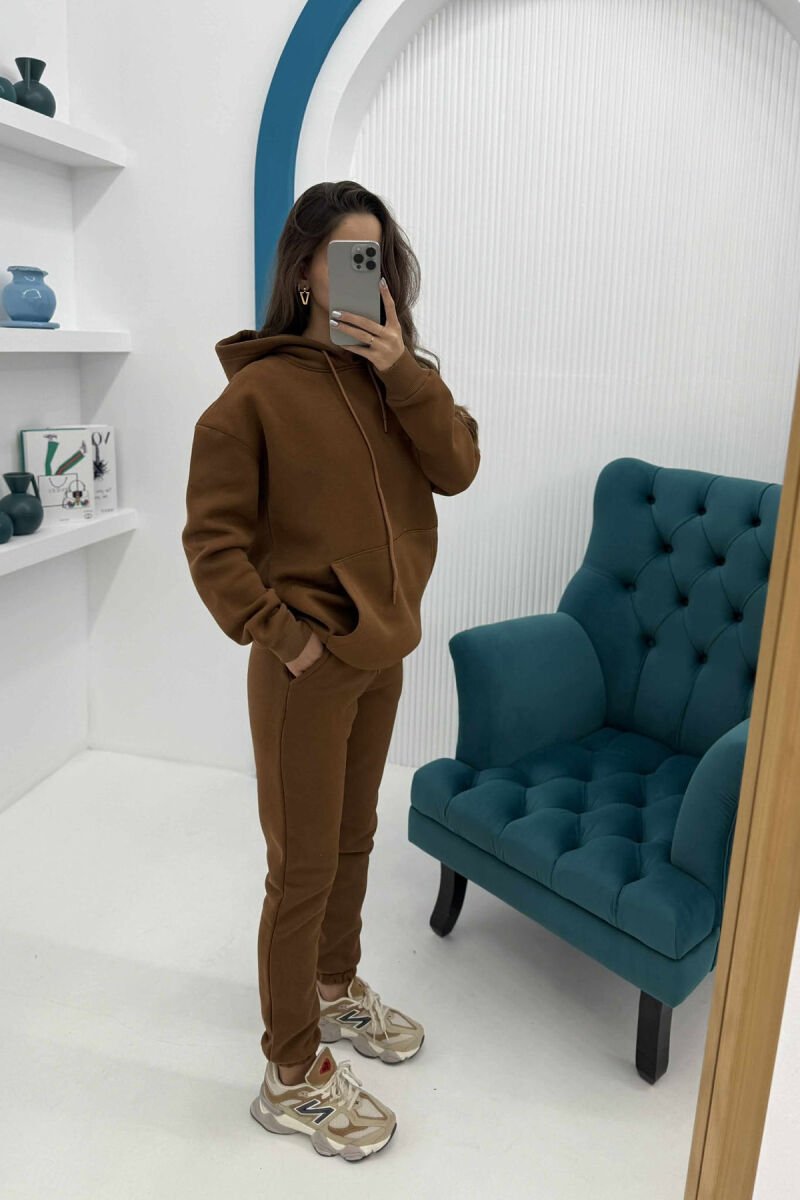 SET NJË NGJYRËSH ME PUSH HOODIE+TUTA PËR FEMRA NË NGJYRËN KAFE - 3