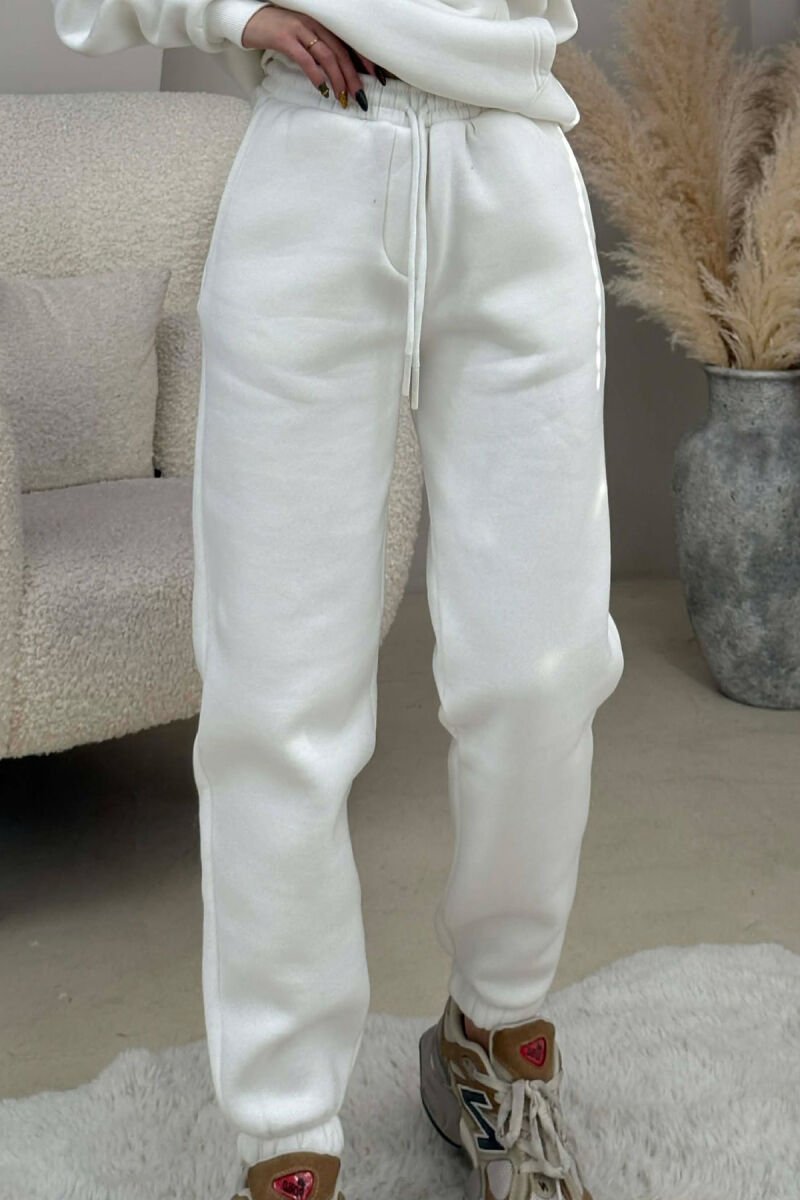 SET NJE NGJYRESH ME PUSH HOODIE+TUTA PER FEMRA NE NGJYRE TE BARDHE - 3