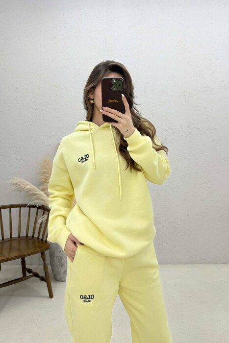 SET NJE NGJYRESH ME PUSH HOODIE + TUTA PER FEMRA NE NGJYRE TE VERDHE - 2