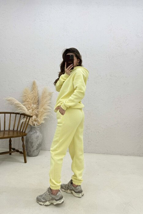 SET NJE NGJYRESH ME PUSH HOODIE + TUTA PER FEMRA NE NGJYRE TE VERDHE - 4