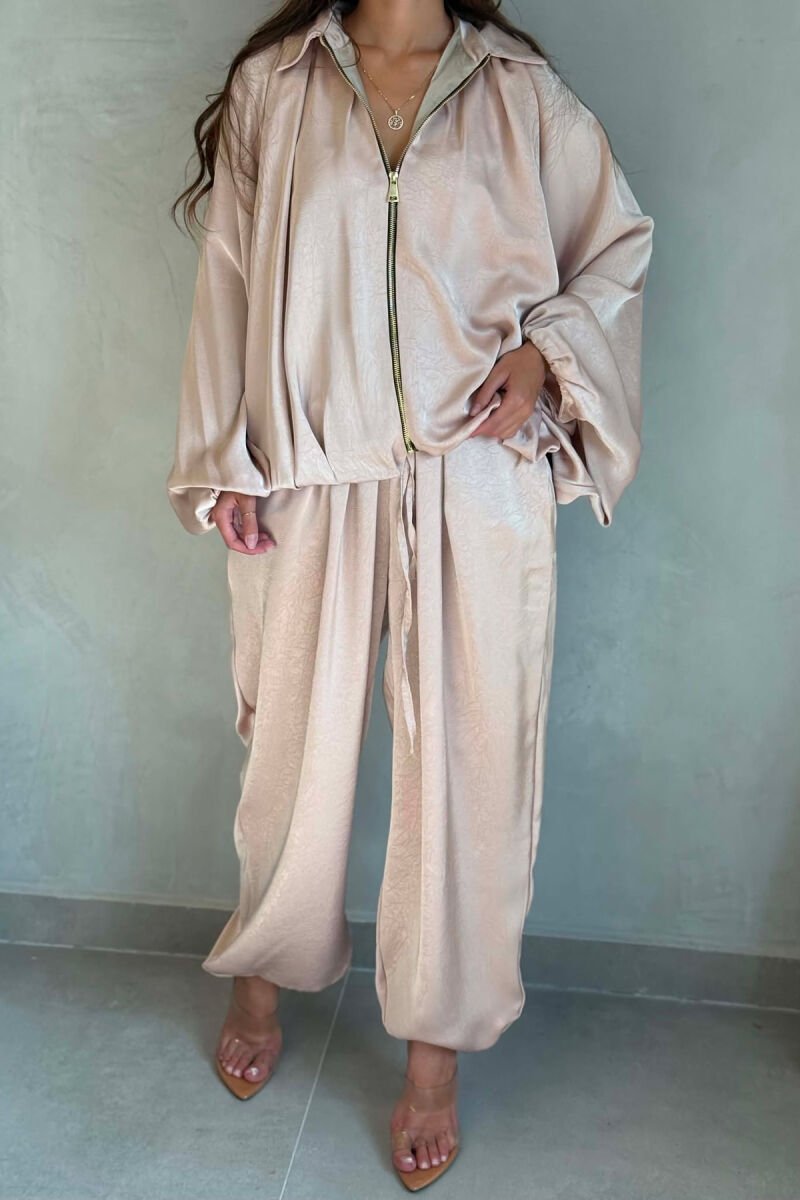 SET NJE NGJYRESH ME SHKELQIM XHAKETE + PANTALONA TE GJERA PER FEMRA NE NGJYRE BEZHE - 2