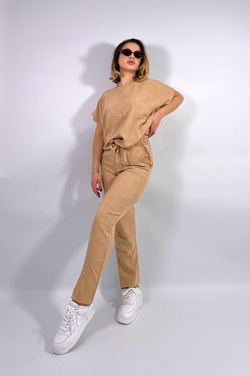 SET NJË NGJYRËSH I THJESHTË PËR FEMRA NË NGJYRËN BEZHË - 2