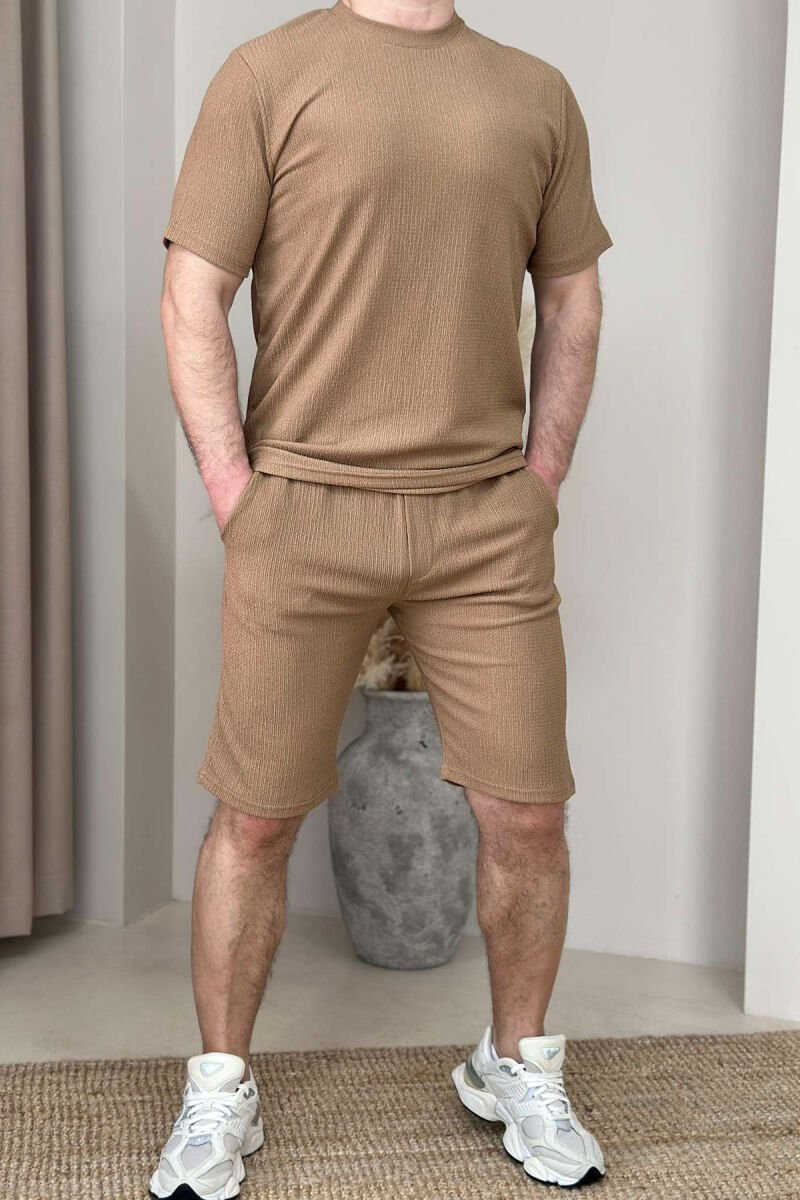 SET NJË NGJYRËSH T-SHIRT+TUTA TË SHKURTRA PËR MESHKUJ NË NGJYRËN KAFE E ZBARDHUR - 1